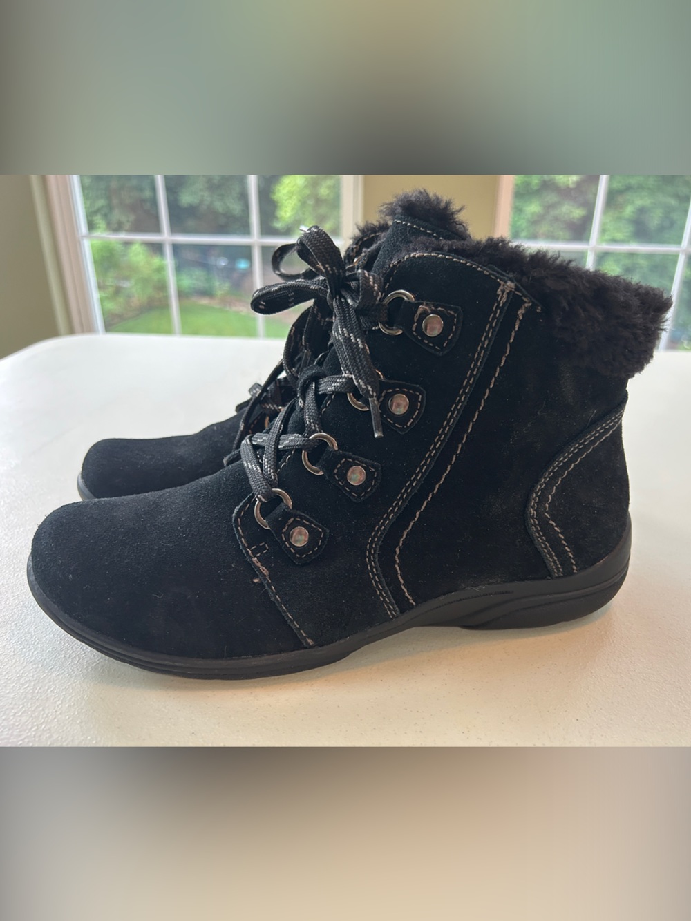 Women's Black Faux Fur Lace-Up Winter Ankle Boots by Earth Origins